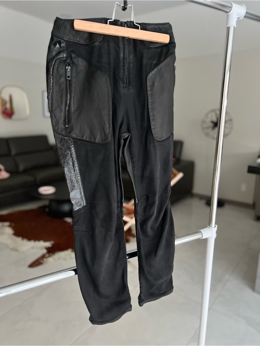 Rag & bone Black Leather/fabric Material black cropped Pants Sz 2
